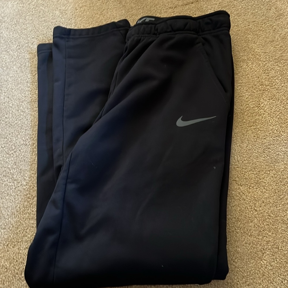 Nike Joggers great condition 🍒